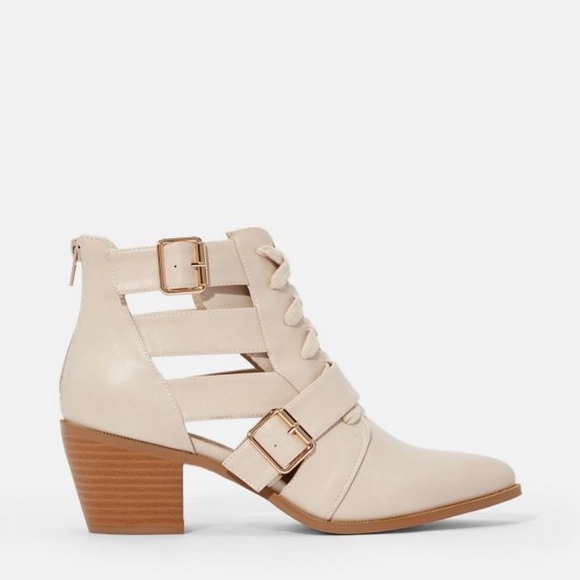 JustFab Shoes - JustFab Johana Cutout Bootie in Bone, size 9